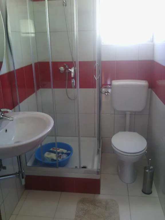 Apartmani Hasnek Apartman Vir