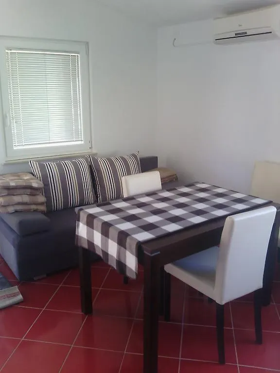 Apartmani Hasnek Apartman Vir