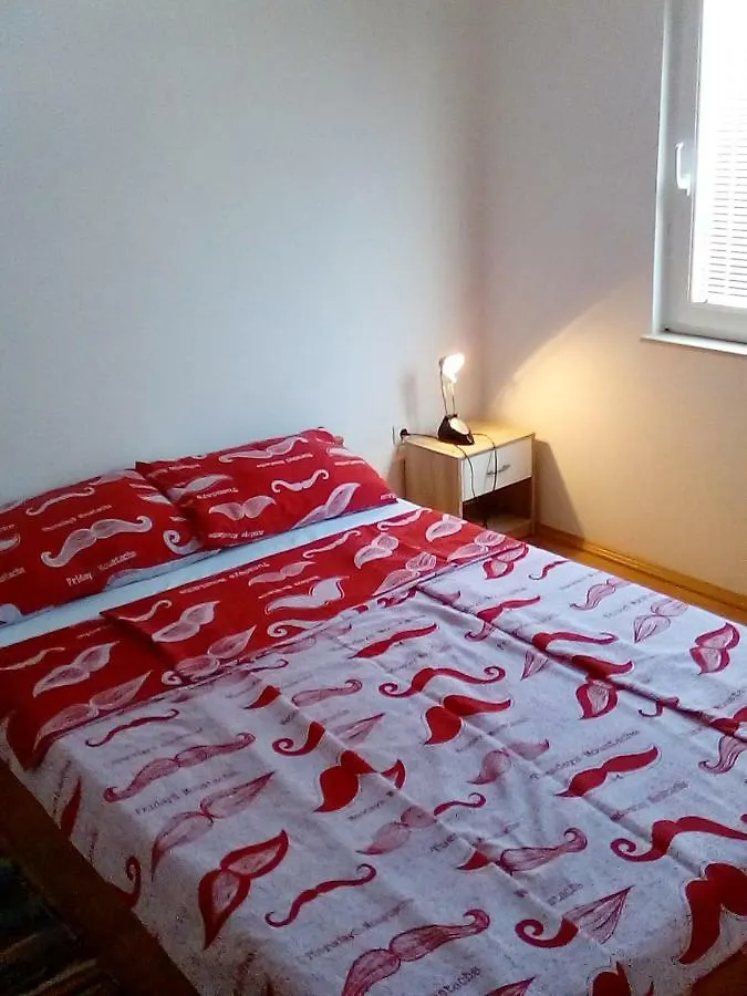 Apartmani Hasnek 0*, Vir Κροατία